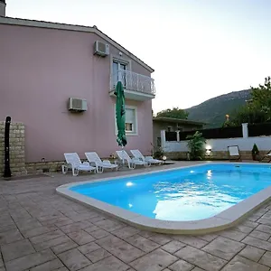 Villa Tago With Heated New Pool, Kaštela